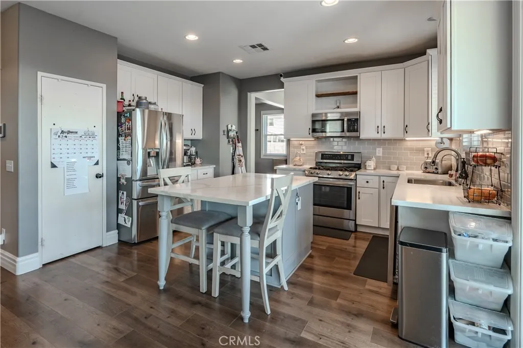 1217 W Avenue H7, Lancaster, California 93534 home-pic-7