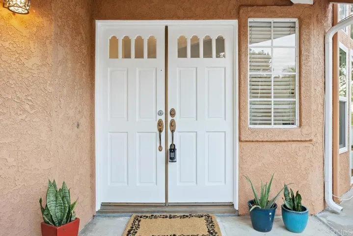 1512 Golfcrest Place, Vista, California 92081