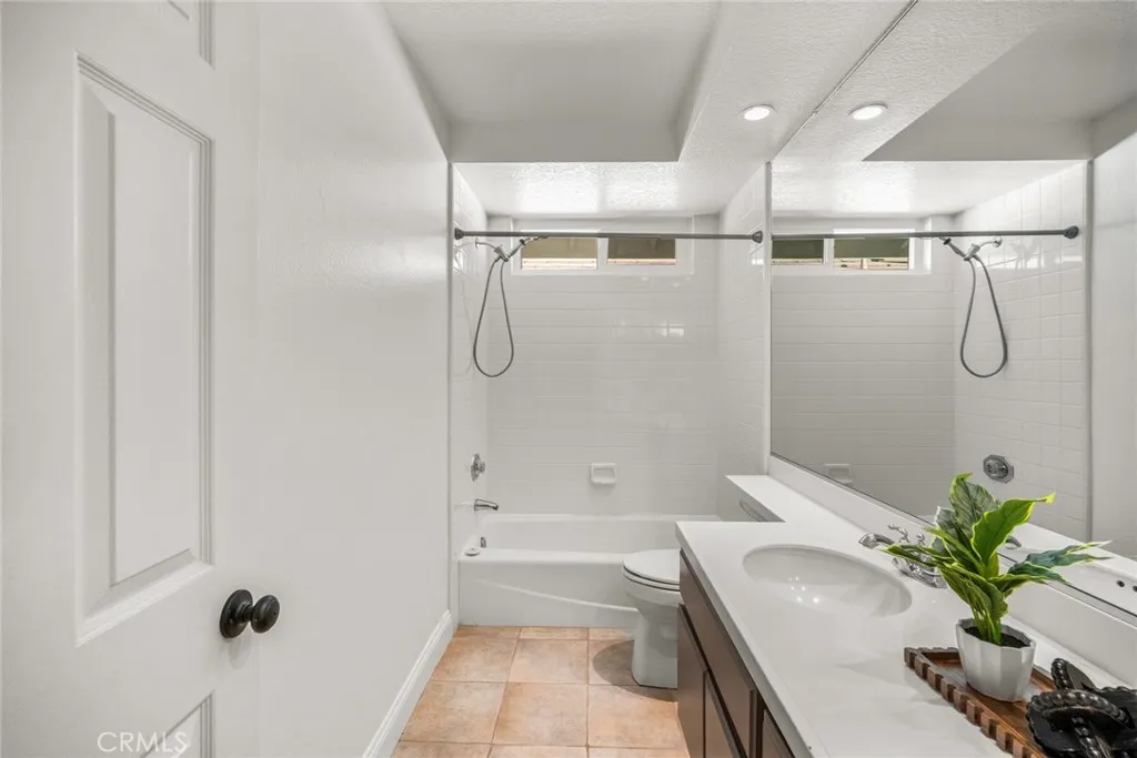 26732 Trasmiras, Mission Viejo, California 92692 home-pic-31