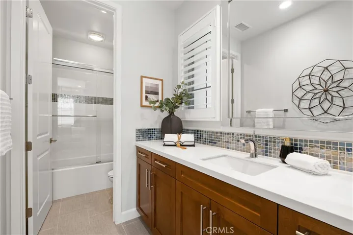 64 English Saddle, Irvine, California 92602