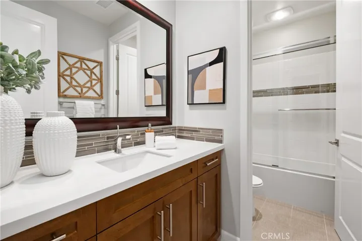 64 English Saddle, Irvine, California 92602