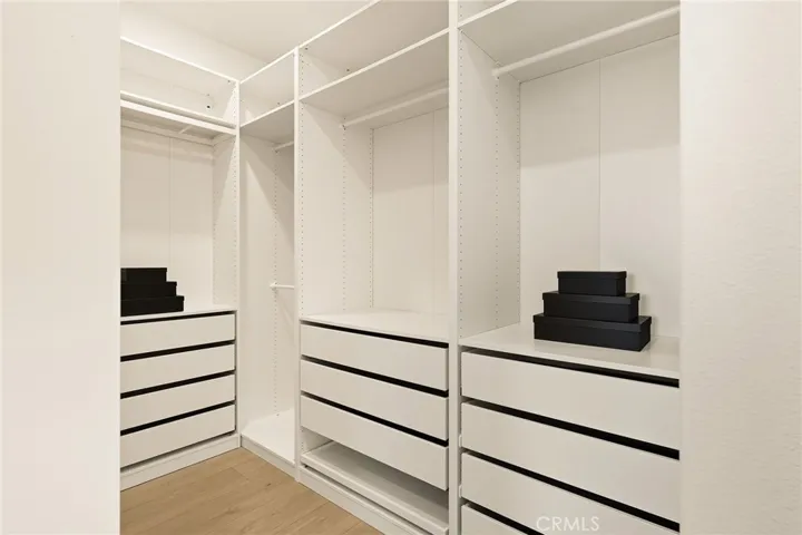 Master walk-in