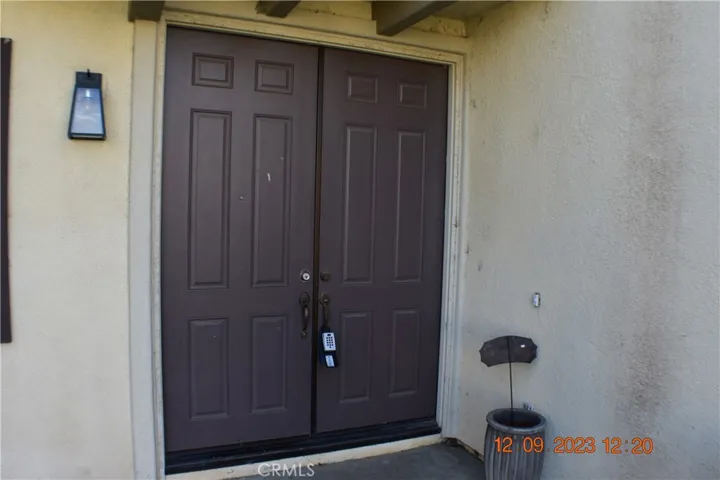 13735 Goldcrest Lane, Eastvale, California 92880