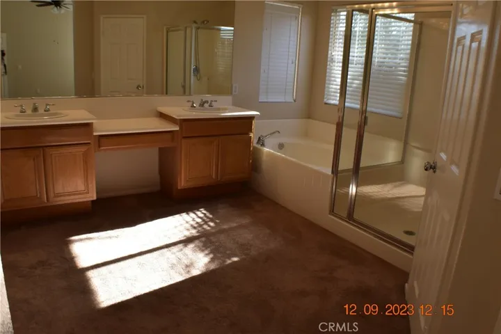 13735 Goldcrest Lane, Eastvale, California 92880