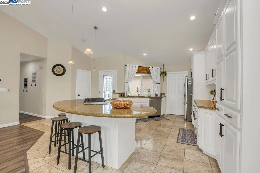 1864 Dune Point Way, Discovery Bay, California 94505 home-pic-11