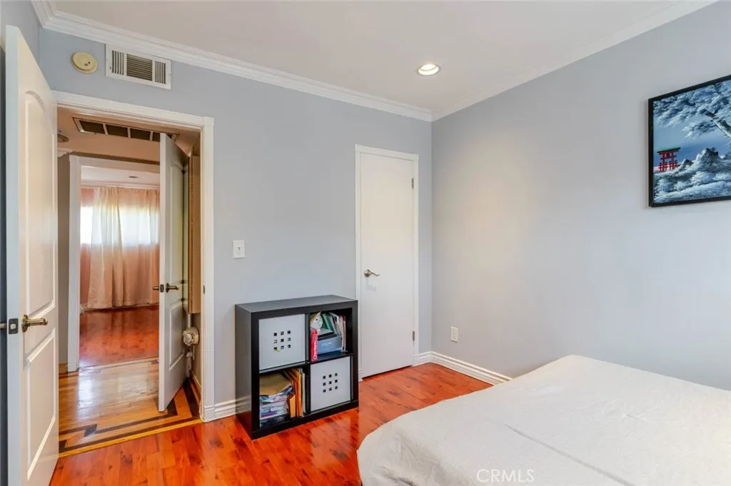 6232 Morse Avenue, North Hollywood, California 91606 home-pic-23