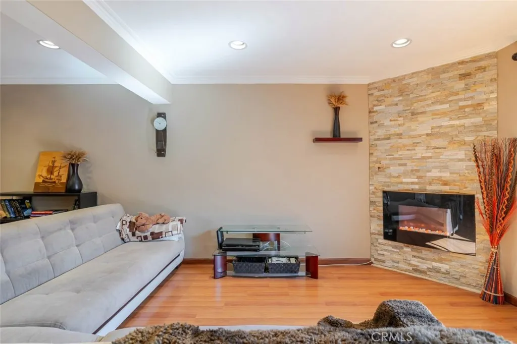6232 Morse Avenue, North Hollywood, California 91606 home-pic-4