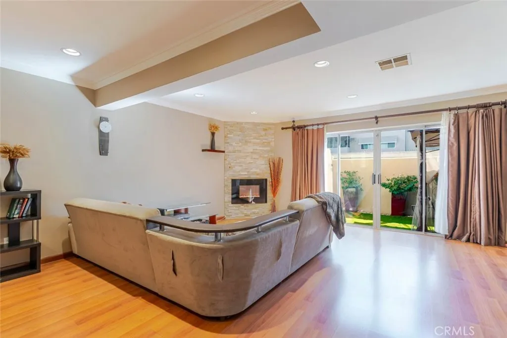 6232 Morse Avenue, North Hollywood, California 91606 home-pic-10