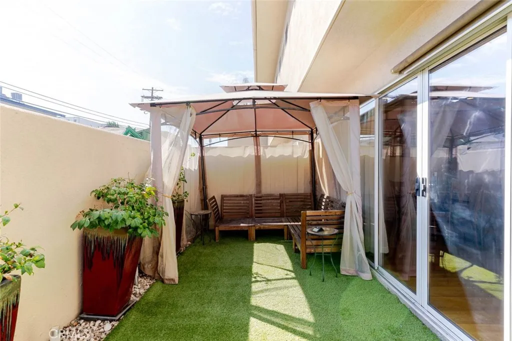 6232 Morse Avenue, North Hollywood, California 91606 home-pic-26