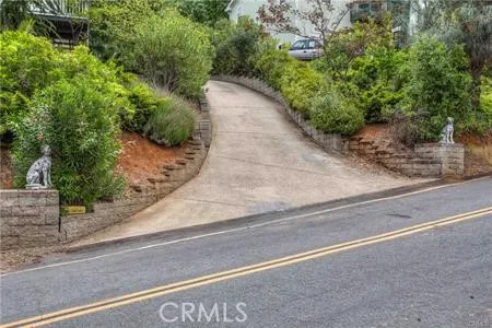 driveway entrance
