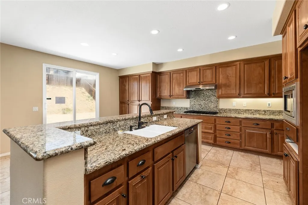 28475 Nautical Point Cir, Menifee, California 92585 home-pic-23