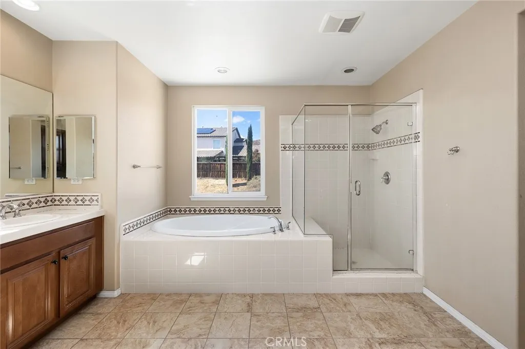 28475 Nautical Point Cir, Menifee, California 92585 home-pic-36