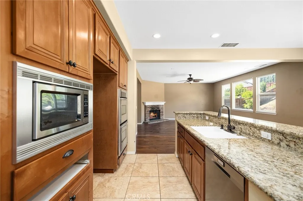 28475 Nautical Point Cir, Menifee, California 92585 home-pic-18