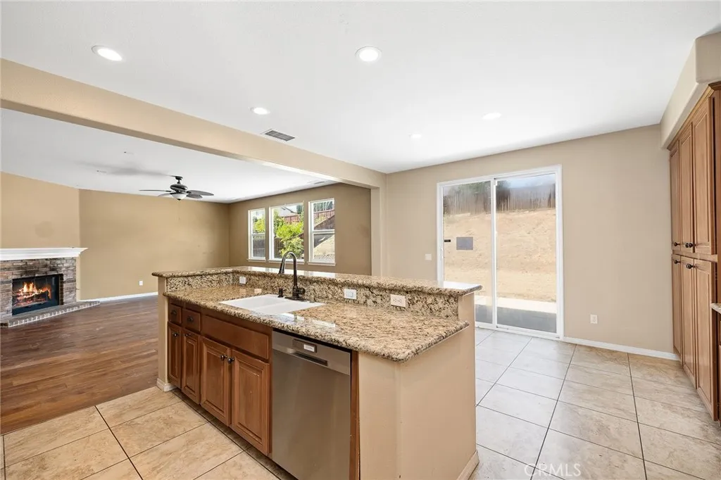 28475 Nautical Point Cir, Menifee, California 92585 home-pic-17
