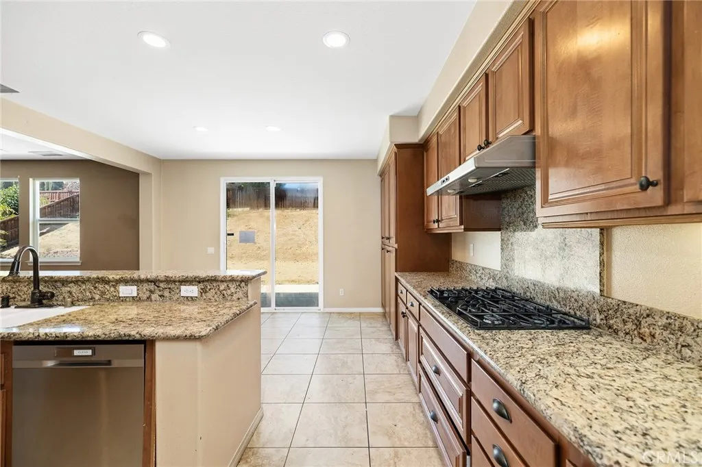 28475 Nautical Point Cir, Menifee, California 92585 home-pic-16