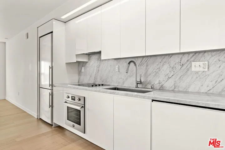 1050 S Grand Avenue 1405, Los Angeles, California 90015