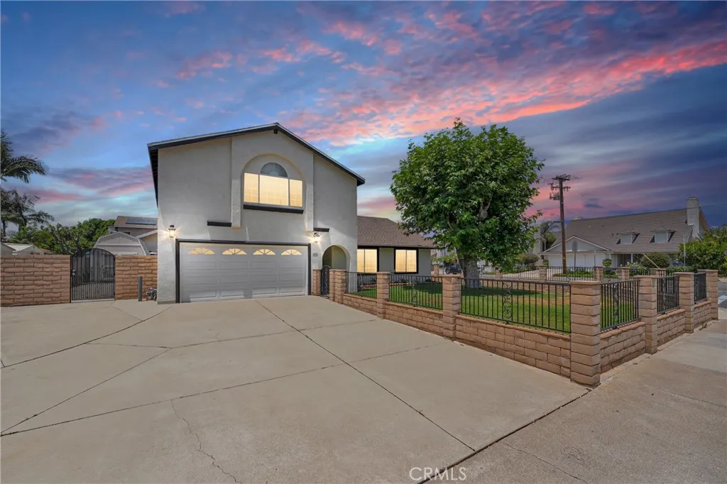 692 N Rancho Santiago Blvd, Orange, California 92869 home-pic-1