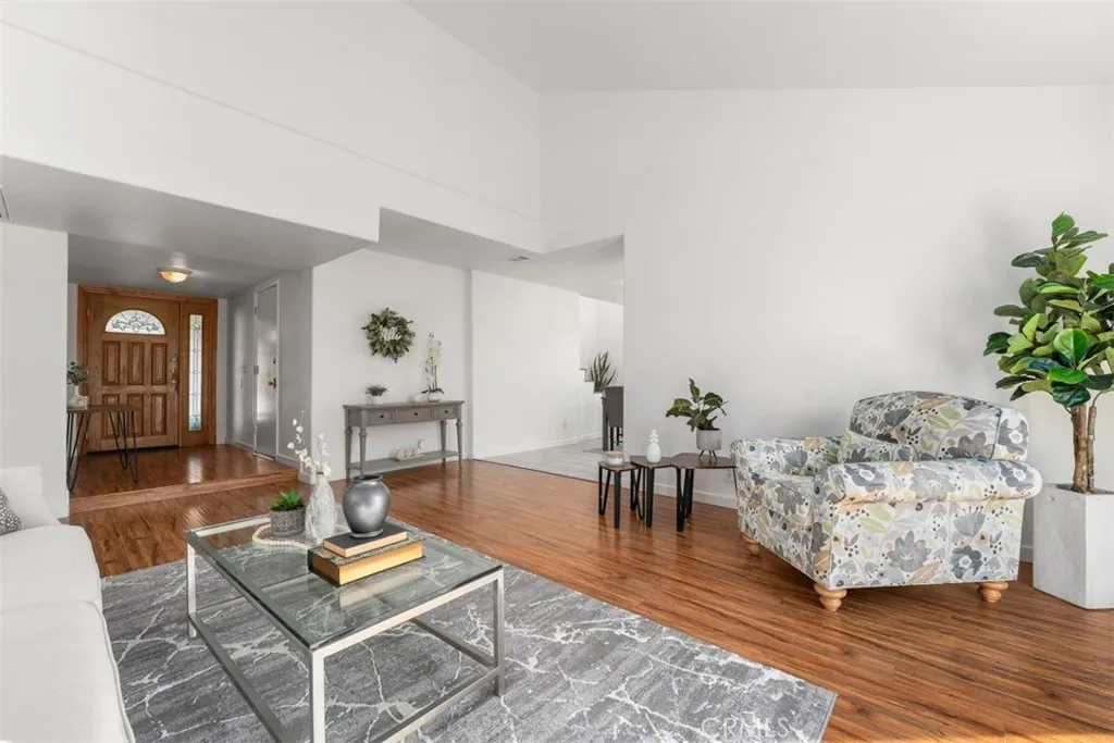 692 N Rancho Santiago Blvd, Orange, California 92869 home-pic-9