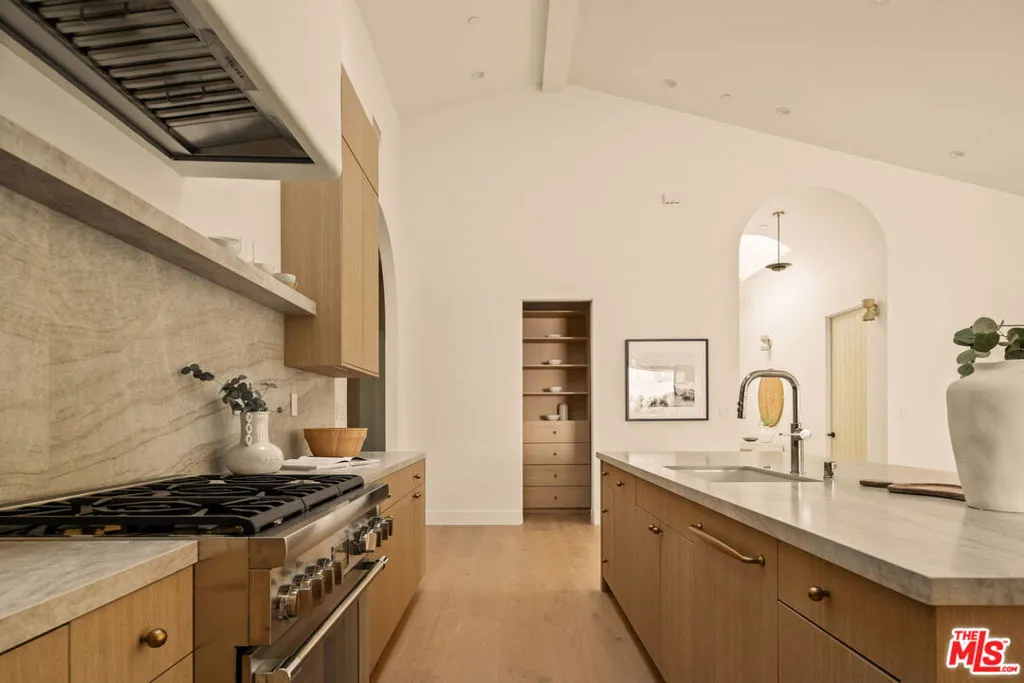 5529 W 79th Street, Los Angeles, California 90045 home-pic-6