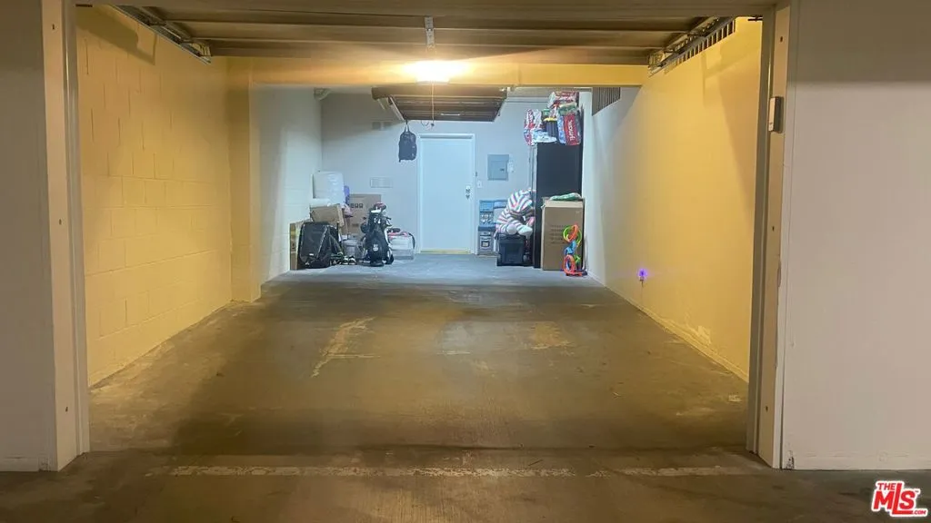 14919 Dickens Street 104, Sherman Oaks, California 91403 home-pic-31