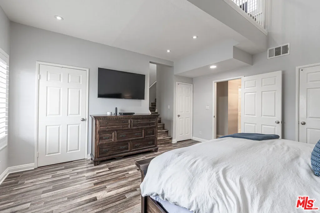 14919 Dickens Street 104, Sherman Oaks, California 91403 home-pic-19