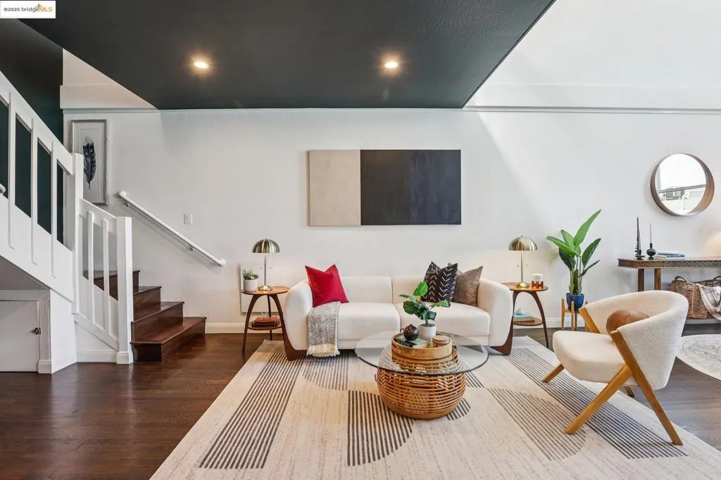 1004 9th Ave, Oakland, California 94606 home-pic-2