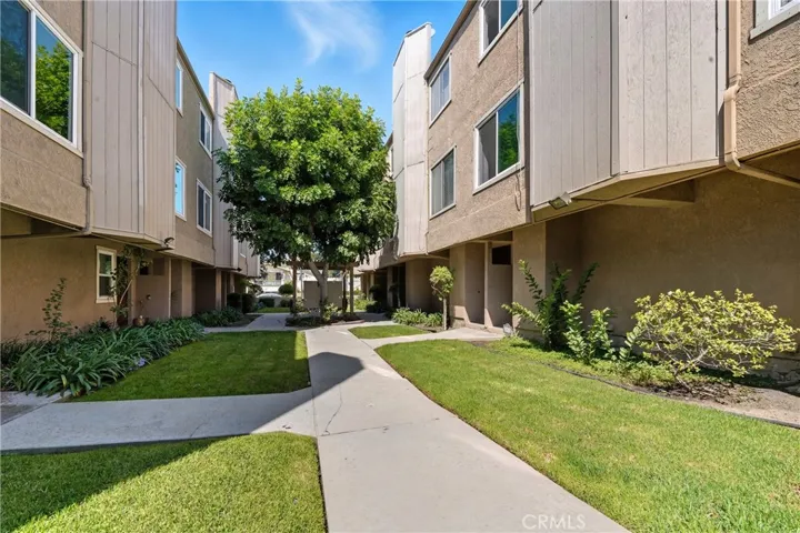 334 S Walnut 13, Brea, California 92821