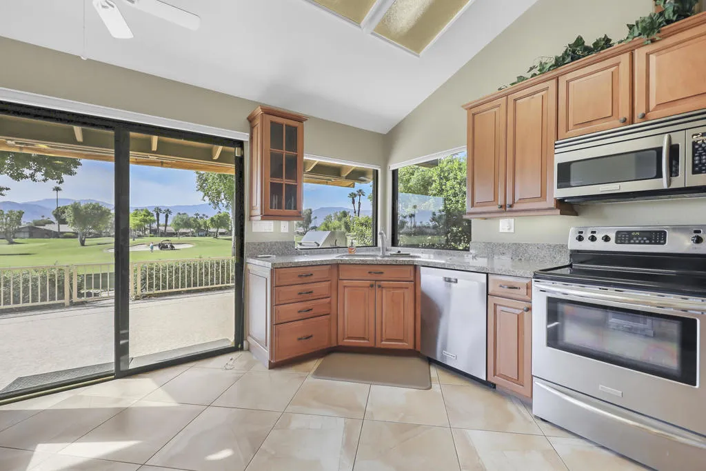241 Bouquet Canyon Drive, Palm Desert, California 92211 home-pic-12