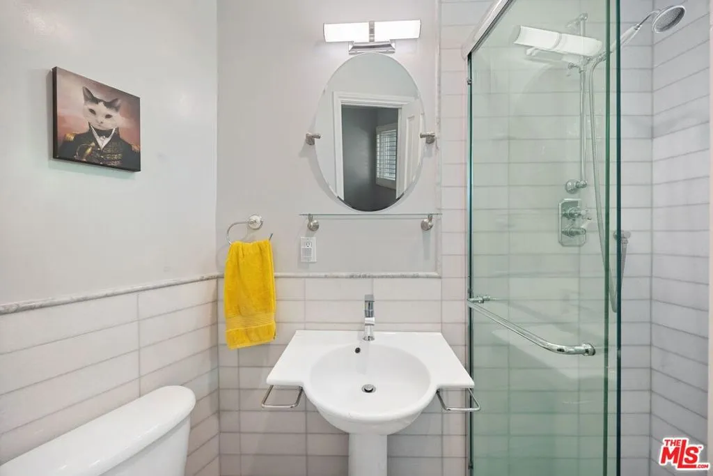 3854 Vineland Avenue, Studio City, California 91604 home-pic-11