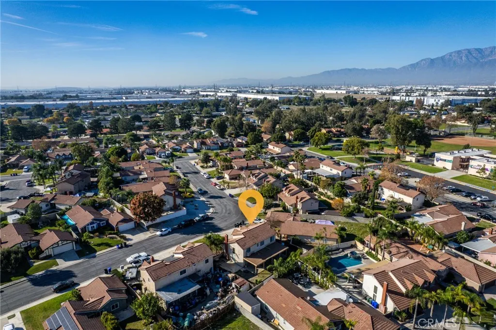 11557 Oakwood, Fontana, California 92337 home-pic-28