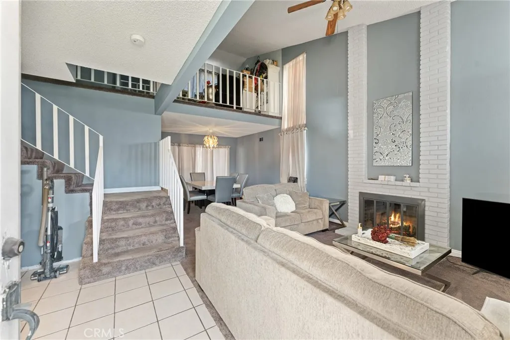 11557 Oakwood, Fontana, California 92337 home-pic-4