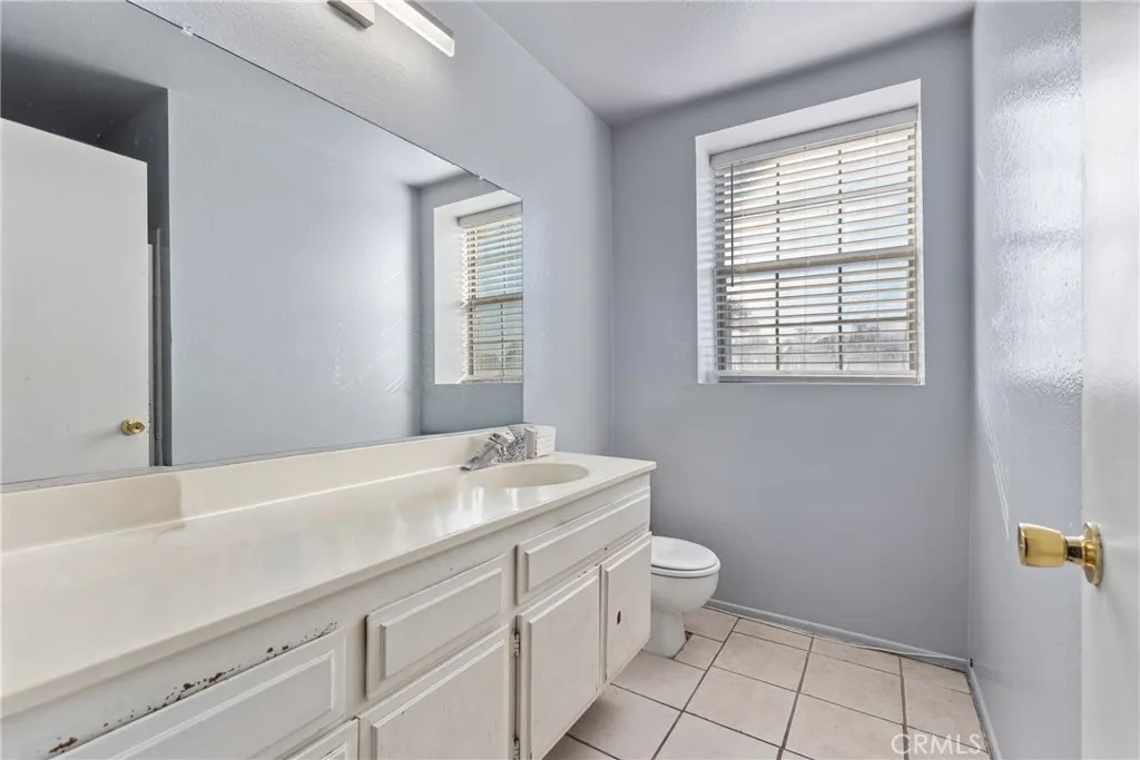 11557 Oakwood, Fontana, California 92337 home-pic-20