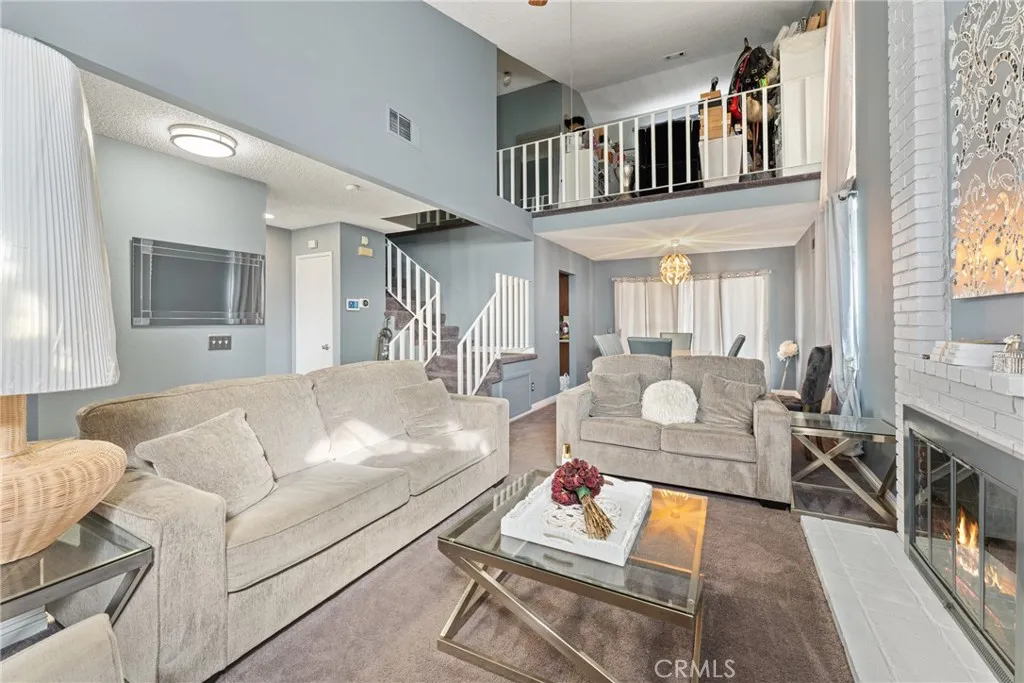 11557 Oakwood, Fontana, California 92337 home-pic-6