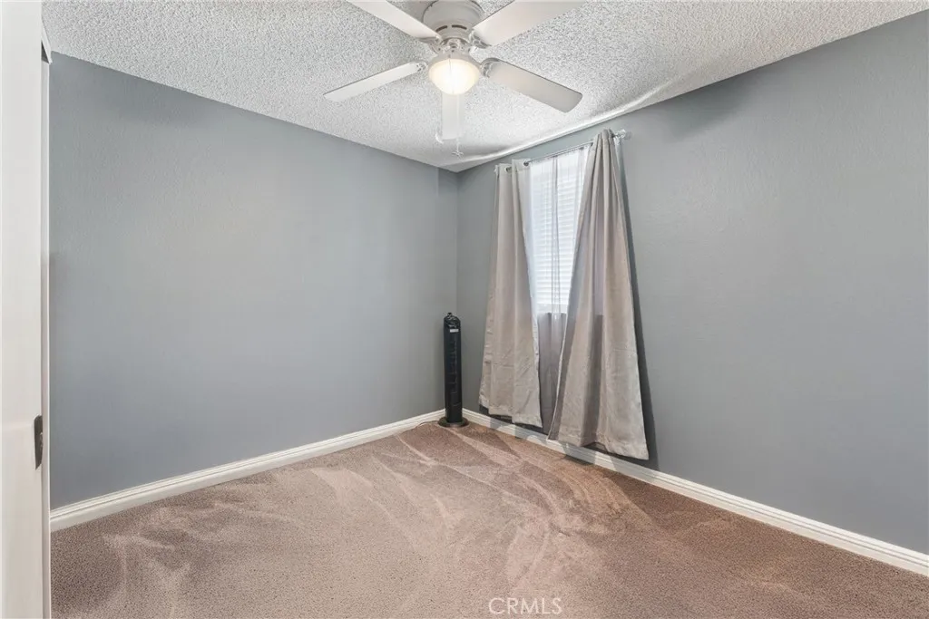 11557 Oakwood, Fontana, California 92337 home-pic-18