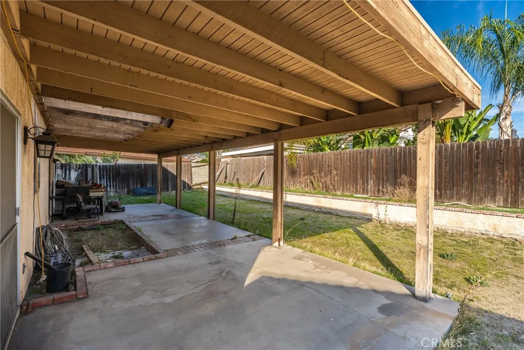 11557 Oakwood, Fontana, California 92337 home-pic-24