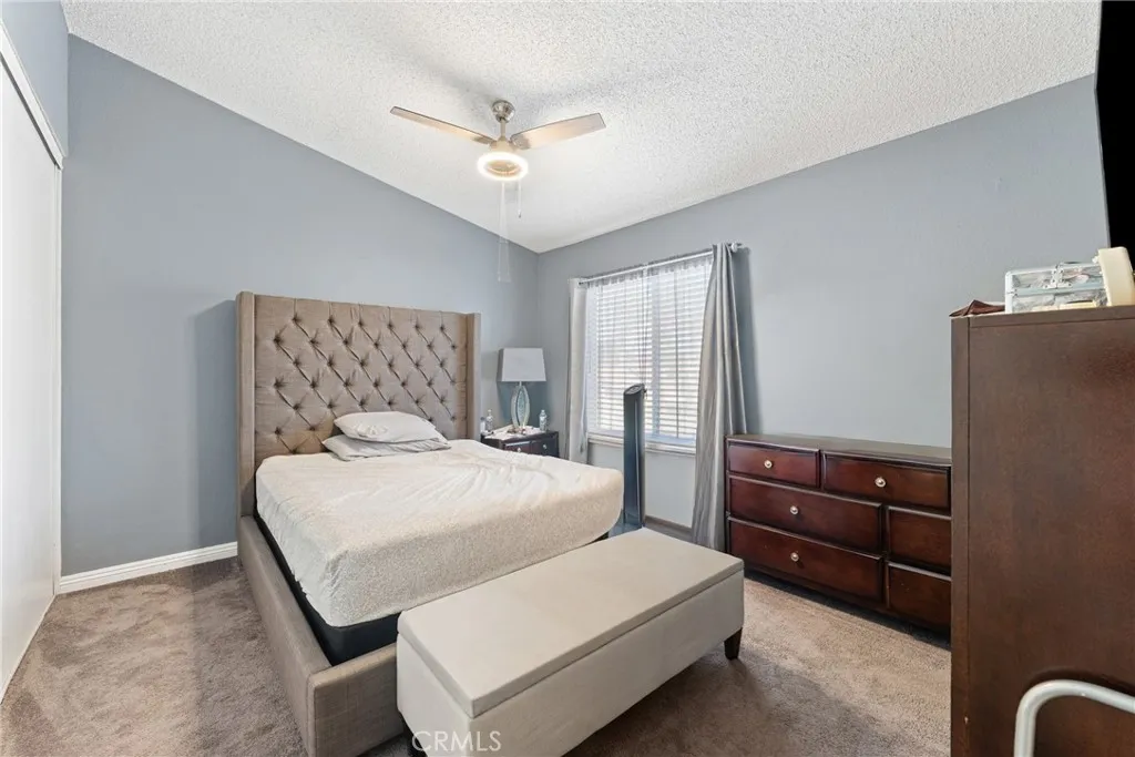 11557 Oakwood, Fontana, California 92337 home-pic-15