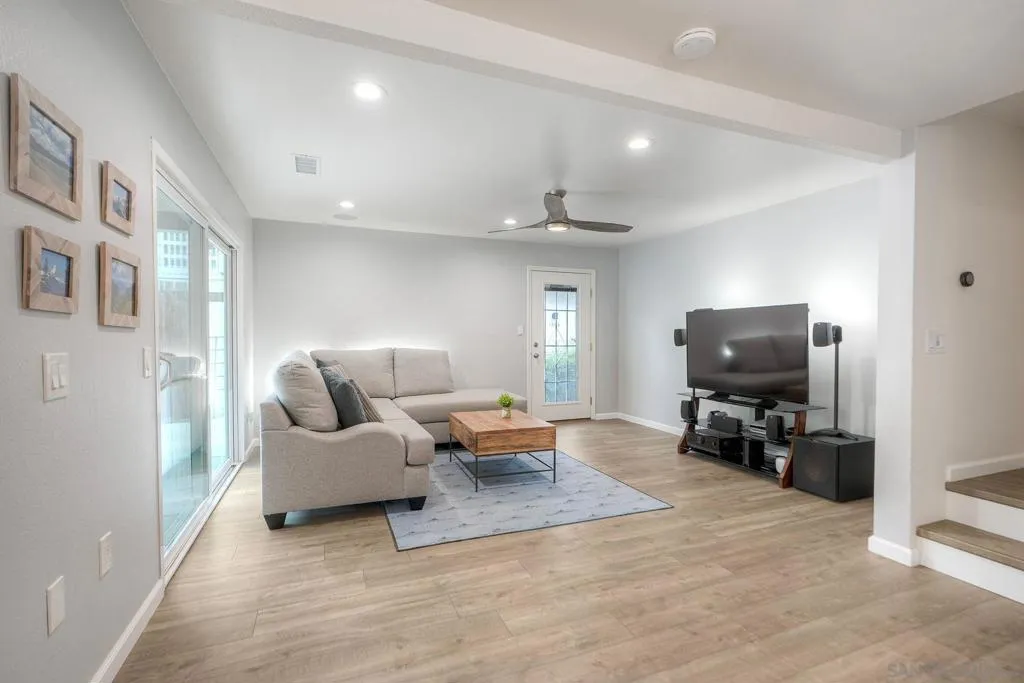 1341 Caminito Septimo, Cardiff By The Sea, California 92007 home-pic-3