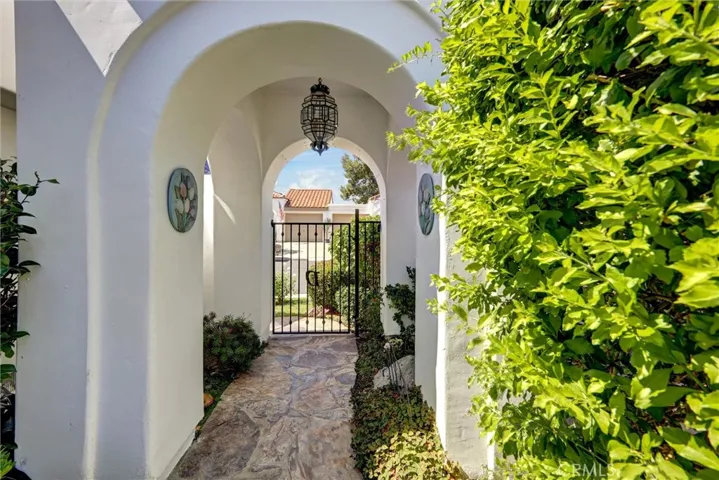 Front/Entry