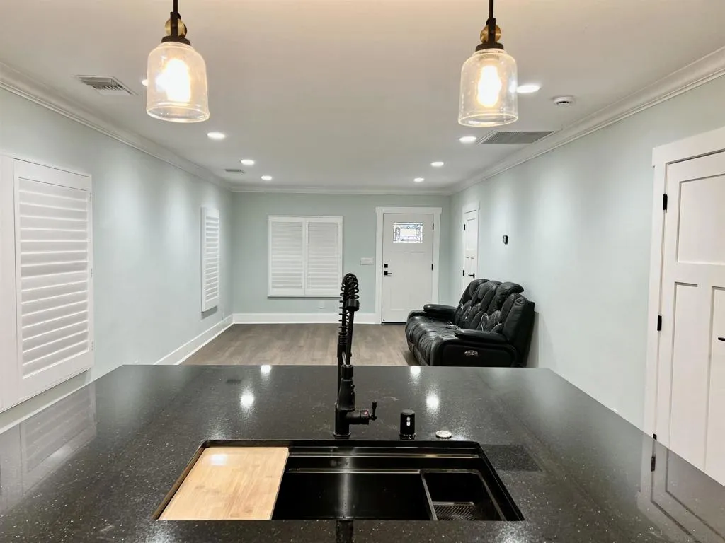 518 N Rose St, Anaheim, California 92805 home-pic-6