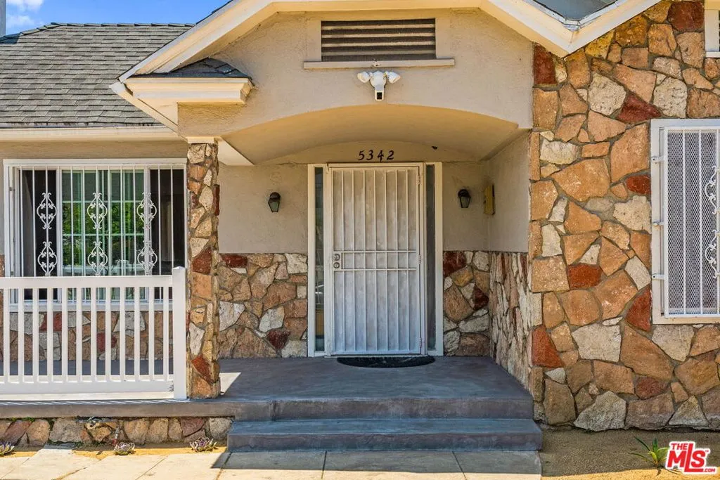 5342 Lemon Grove Avenue, Los Angeles, California 90038 home-pic-3