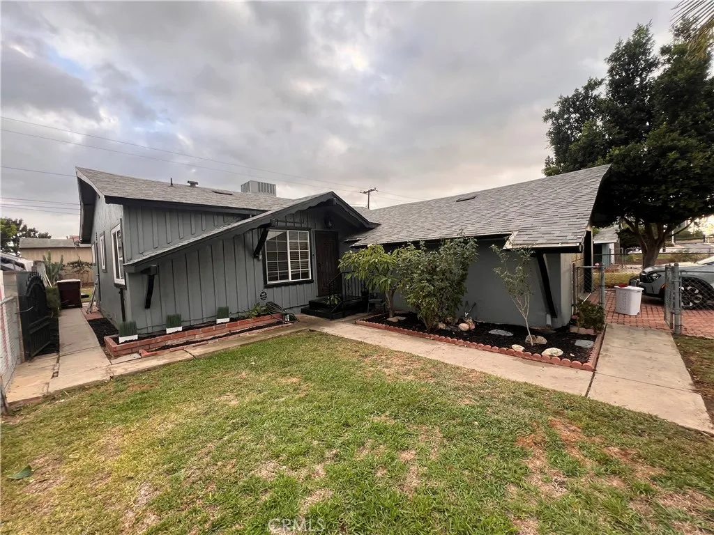 1918 W Piru Street W, Compton, California 90222 home-pic-5