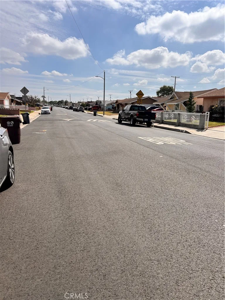 1918 W Piru Street W, Compton, California 90222 home-pic-13