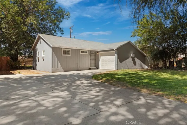 2386 Roxbury Dr, San Bernardino, California 92404