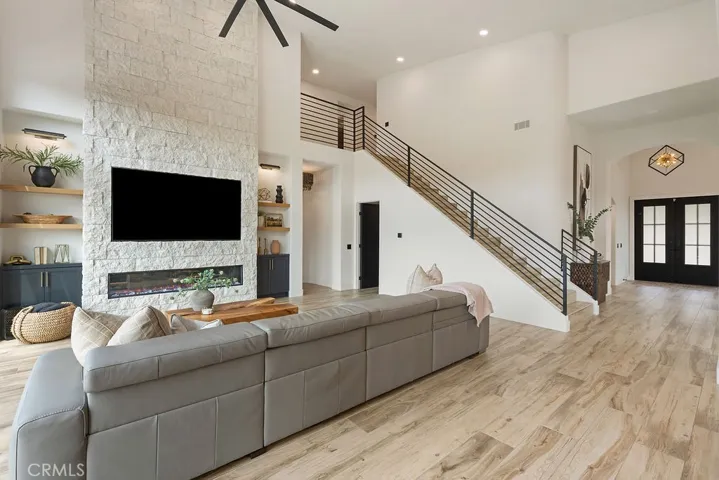837 S Canyon Mist Lane, Anaheim Hills, California 92808