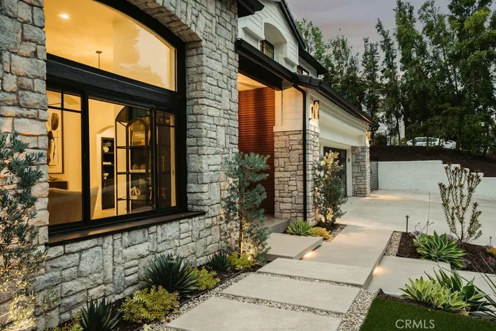 837 S Canyon Mist Lane, Anaheim Hills, California 92808