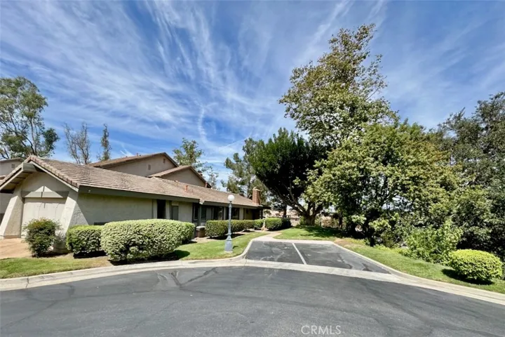 Quiet end of street location with lots of guest parking