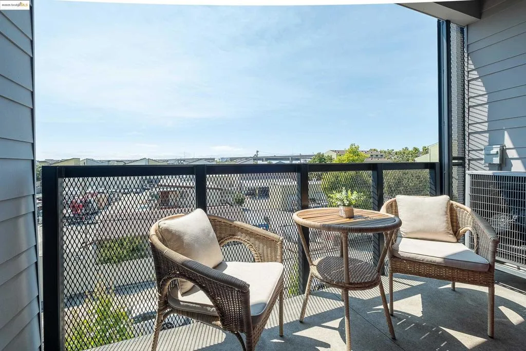 1545 32nd Street 310, Oakland, California 94608 home-pic-26