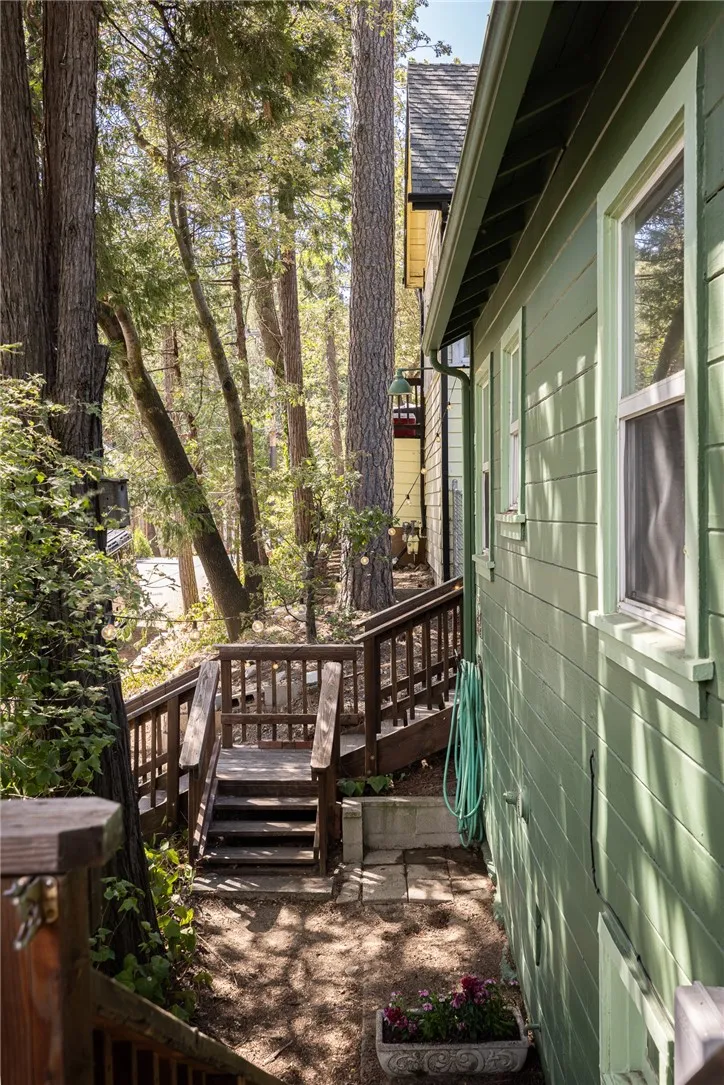 634 Rosehill Drive, Crestline, California 92325 home-pic-18