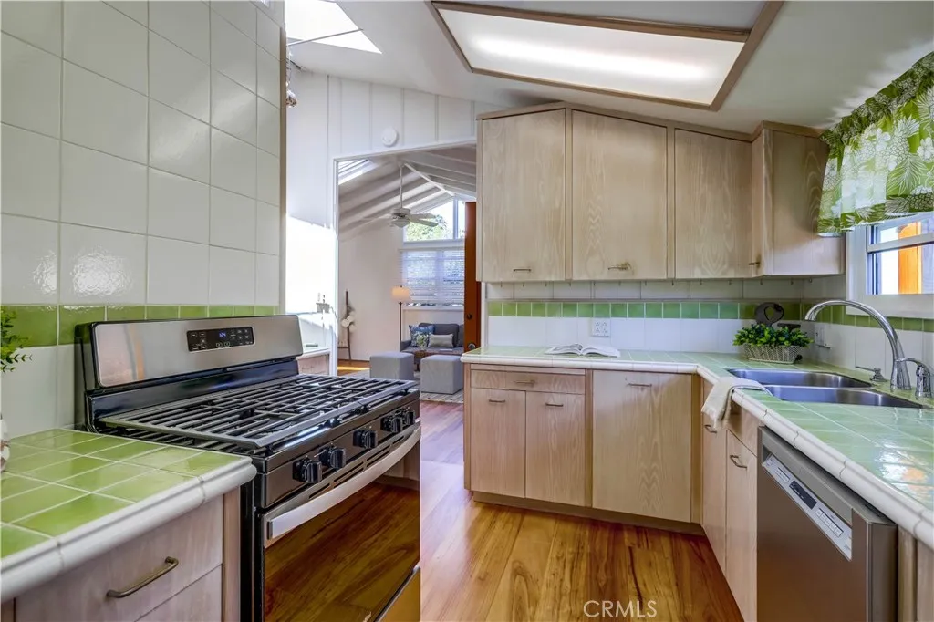 464 Agate Street A/b, Laguna Beach, California 92651 home-pic-53