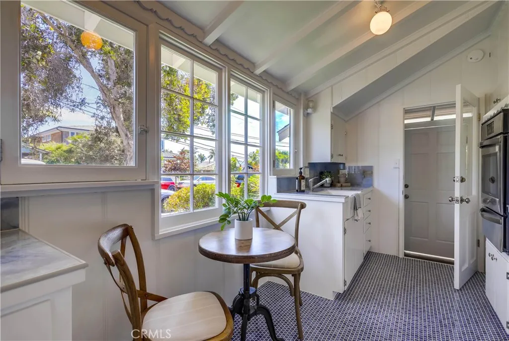 464 Agate Street A/b, Laguna Beach, California 92651 home-pic-17